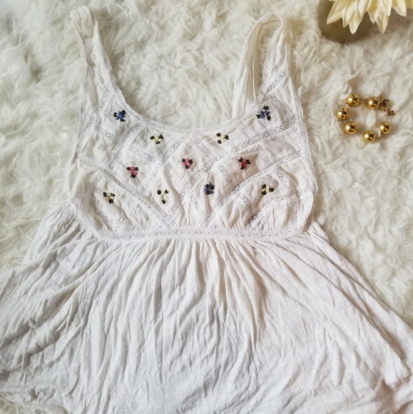 Free People Tops - Free People Off White Embroidered Flowy Tank